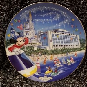 The Bradford Exchange "Contemporary" WDW Plate
